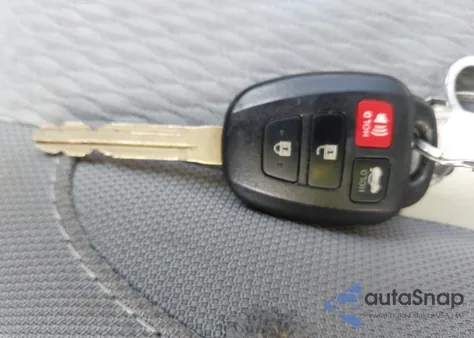 2015 Toyota Corolla Le z USA, uszkodzony, nr VIN 2T1BURHE6FC453944